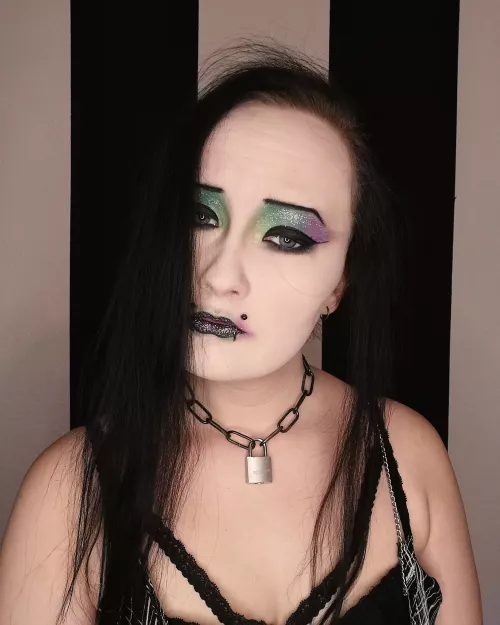 Some girl called me a slut and a bitch last night (at a party). I feel really flattered. It's such a compliment 🥰