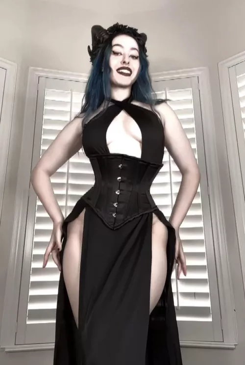 Lil satin moment 🖤