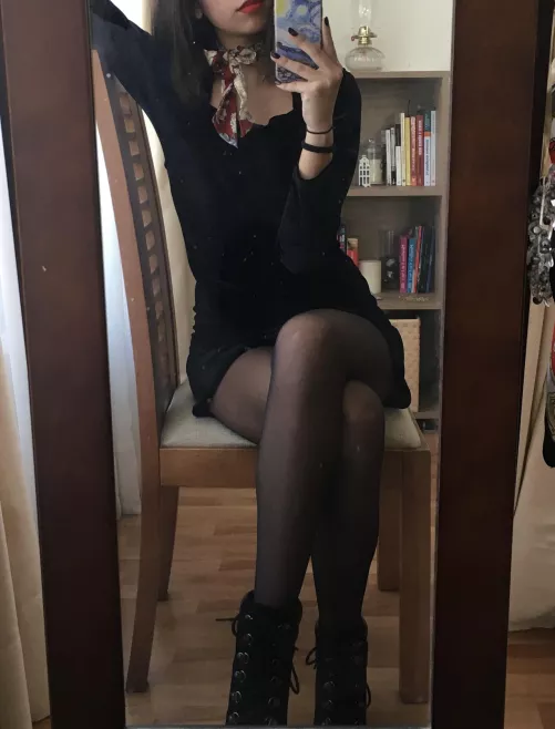 One of my favorite colors is black, and painting my lips red makes me feel very excited. Would you like to touch under my dress how soft my panties are? 💋