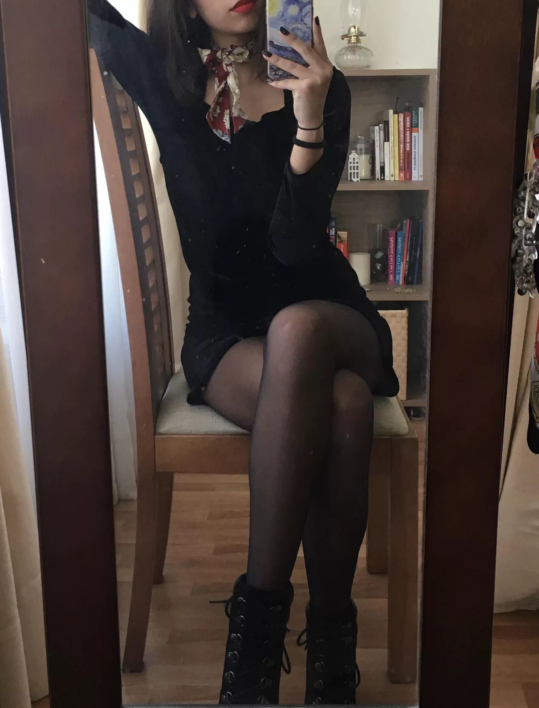 One of my favorite colors is black, and painting my lips red makes me feel very excited. Would you like to touch under my dress how soft my panties are? 💋