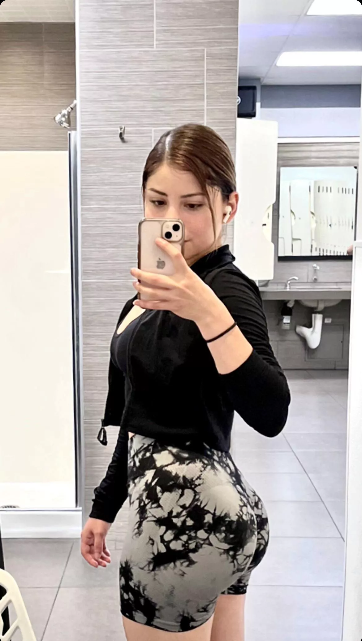 Booty getting bigger 😍