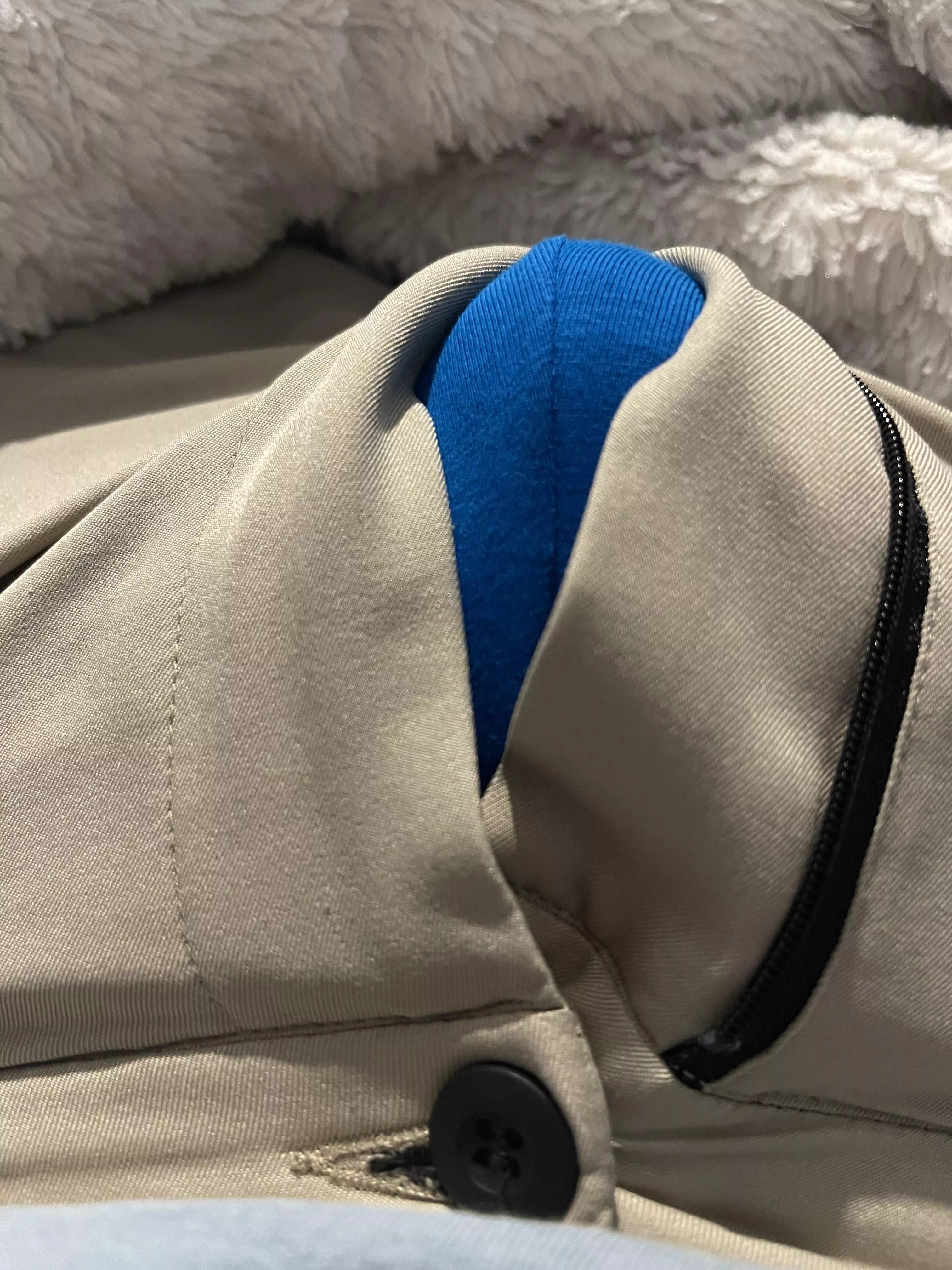 So horny right now I can’t keep my pants zipped