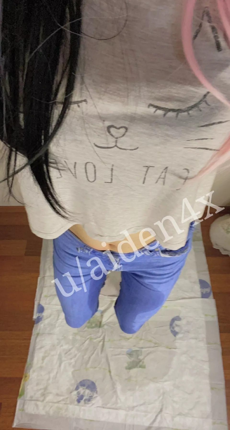 Daddy🥹 don't worry, I'm pissing💦 in a cloth now, not on the floor.😊😈