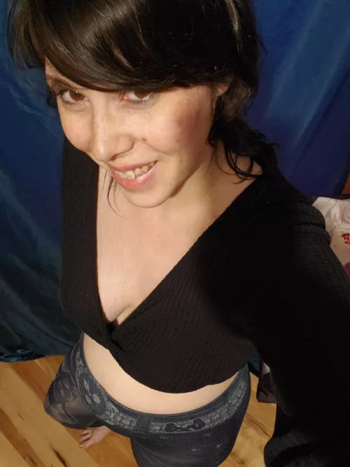 Feels like somedays my bump barely shows [22 weeks]