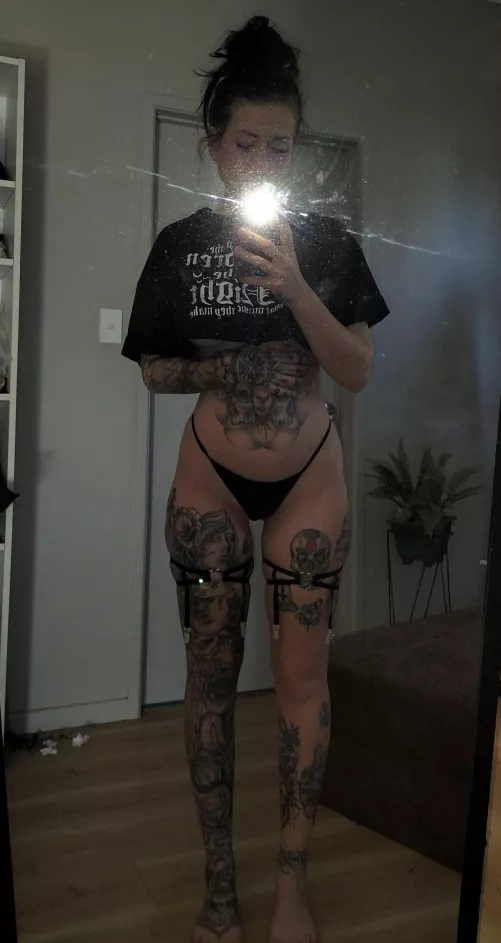 Metal Milf 🤘🏻🖤 whats the last show/gig you went to?!