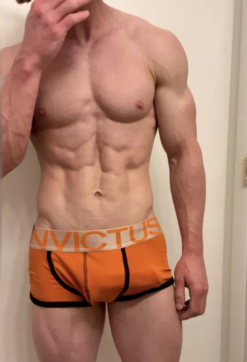 POV: Your roommate’s friend asks you how to use the shower