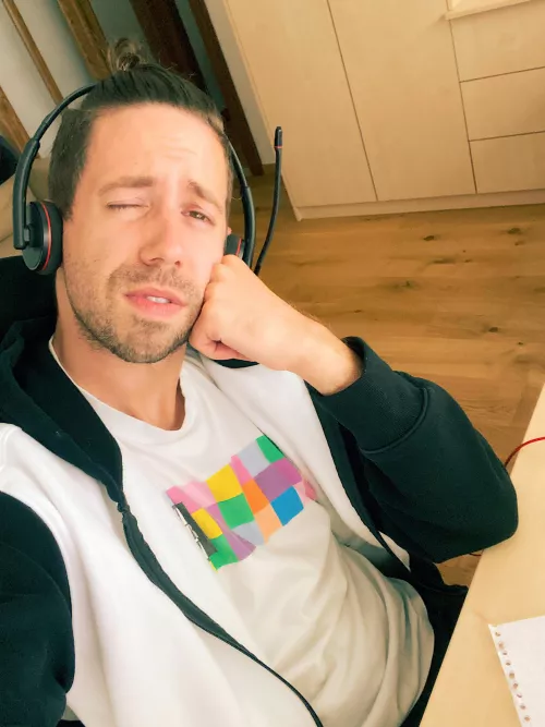 Monday blues, I hope it’s evening soon. Liking Echo Generation a lot!