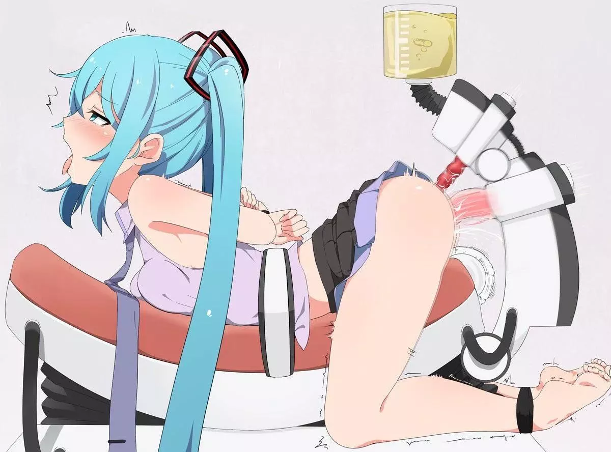 'Punishment' for naughty girls 😈