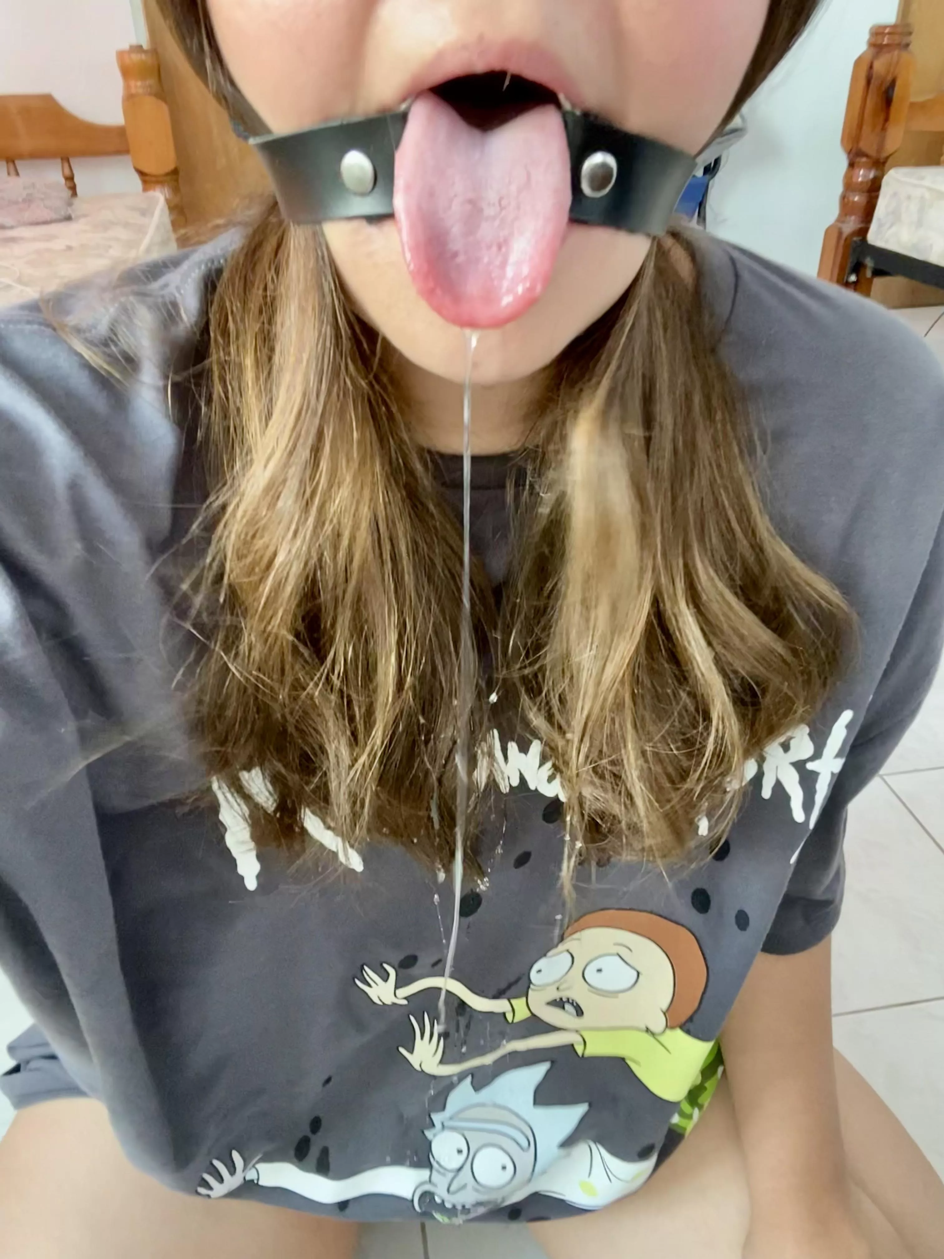 are drooly dumb girls your type?