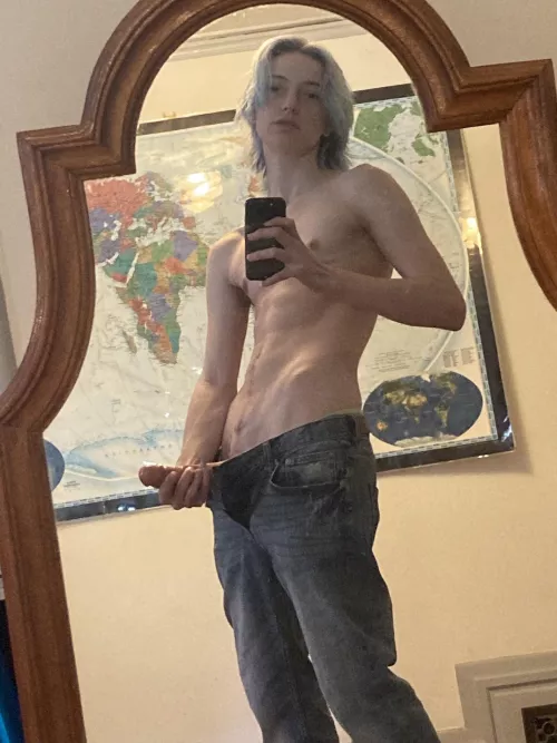 Realistic dildos make me 👀