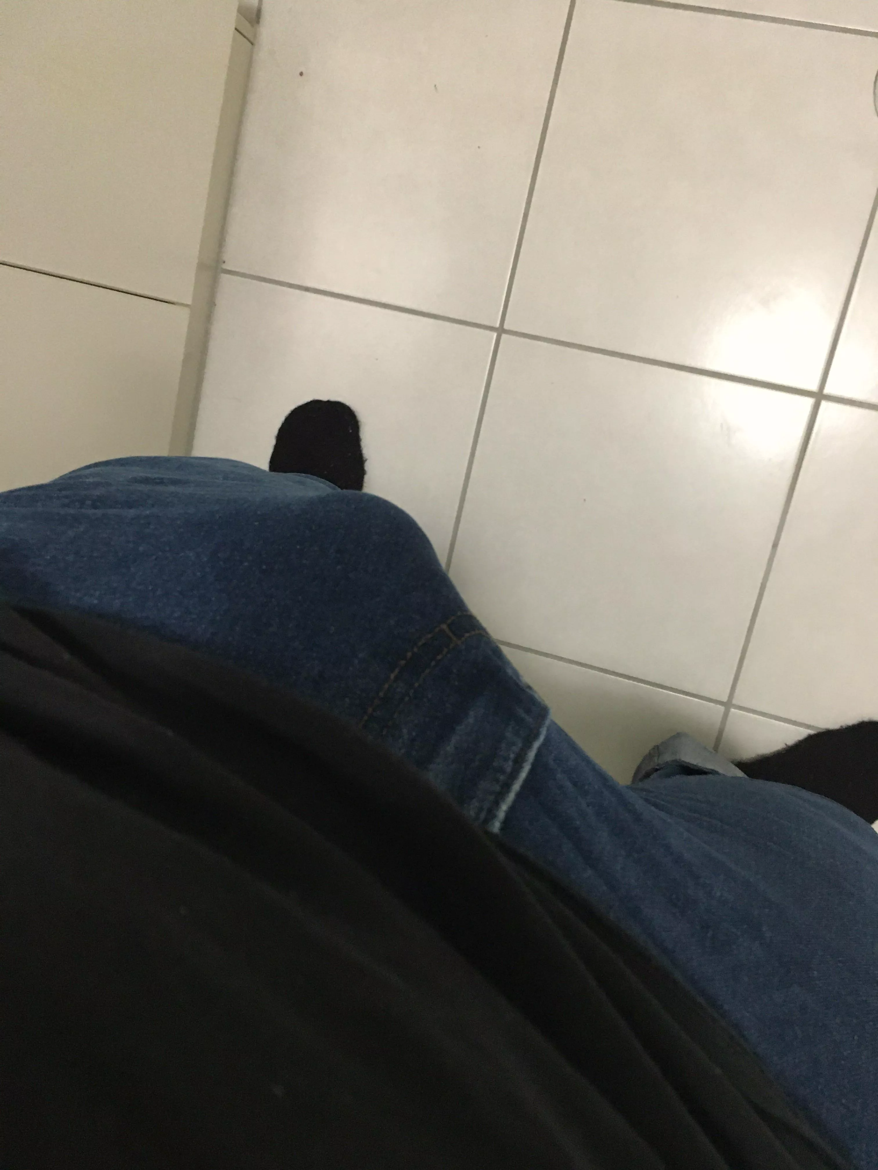 Don’t usually take pics of jeans bulge, how does it look?