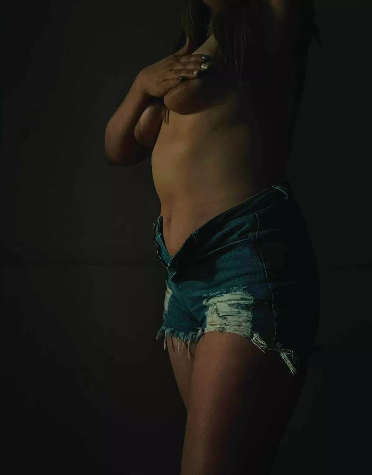 It's way too hot outside for anything but jean shorts 🍑