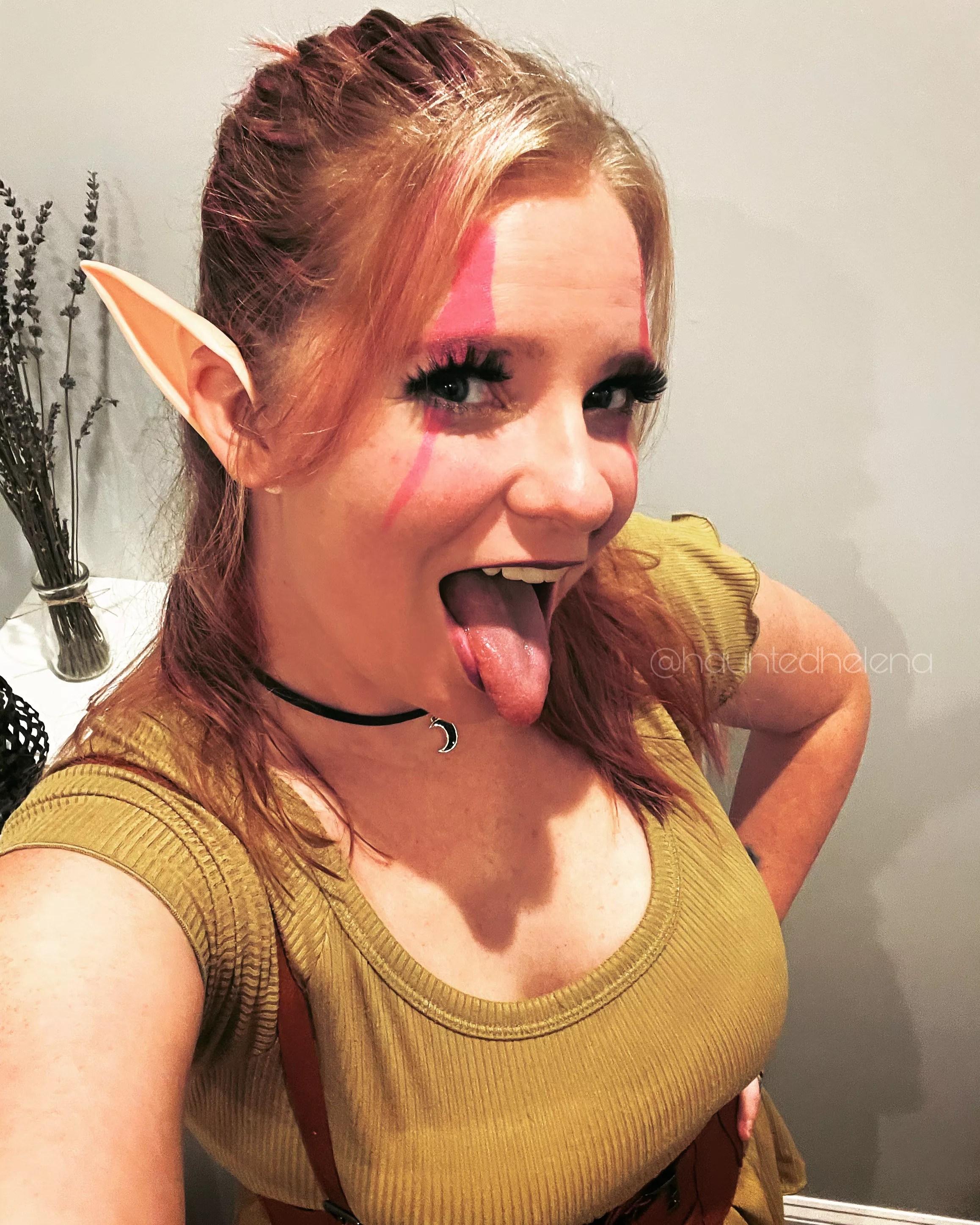 You meet an elf maiden slightly intoxicated in the tavern.... what's your next move? [f]