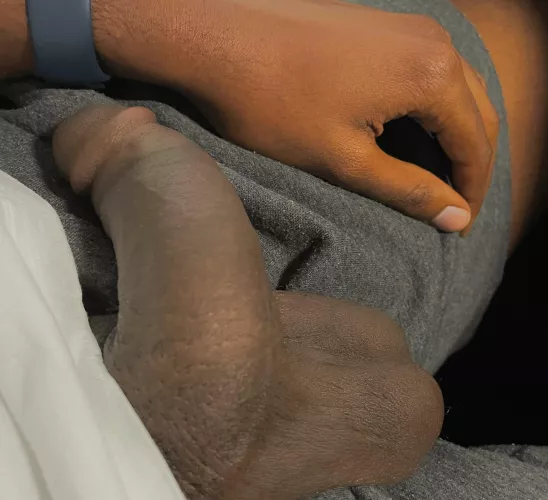 Come hang between my legs 😏