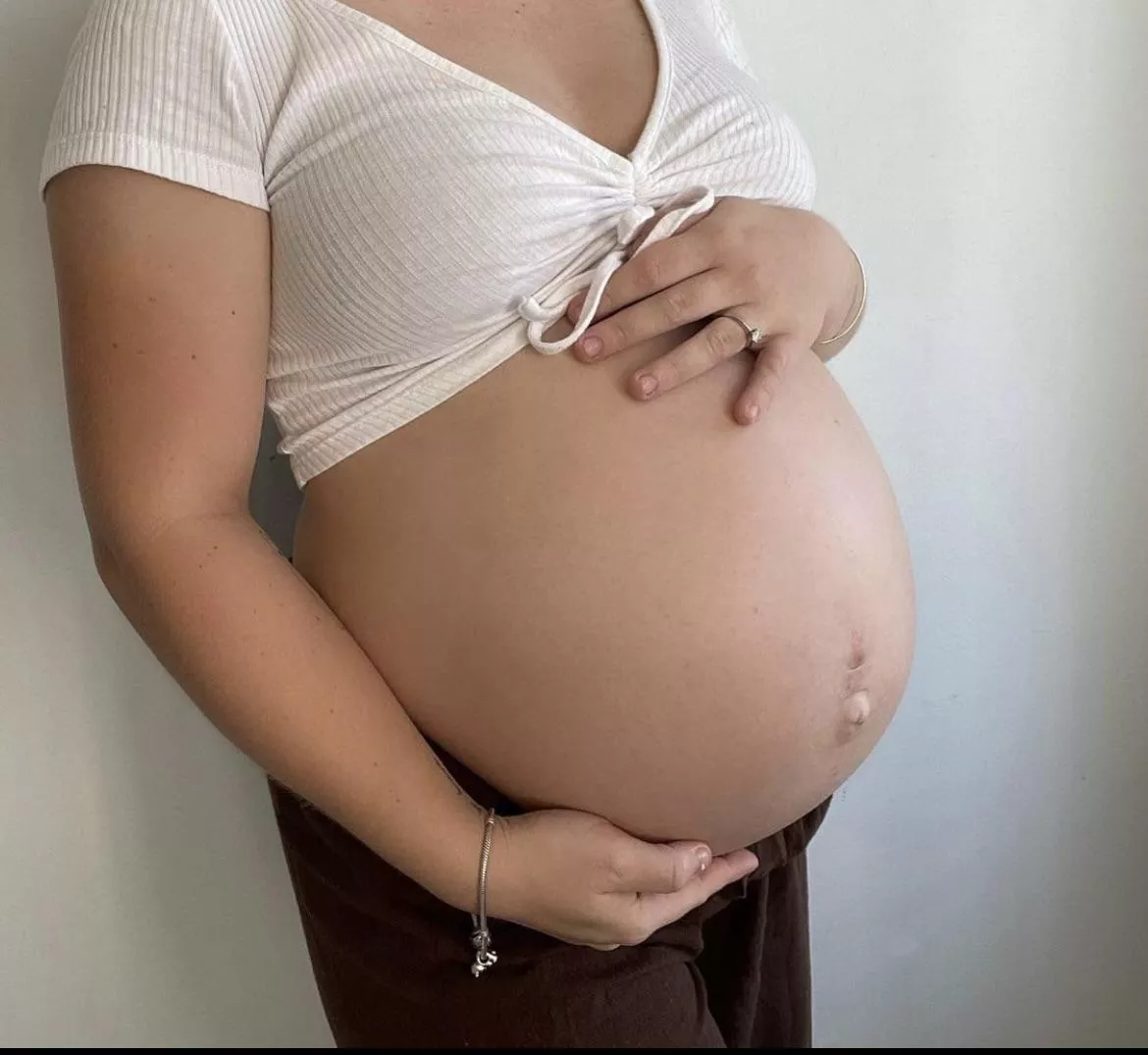 I am so nervous to post my my naked body on here u think i should do it