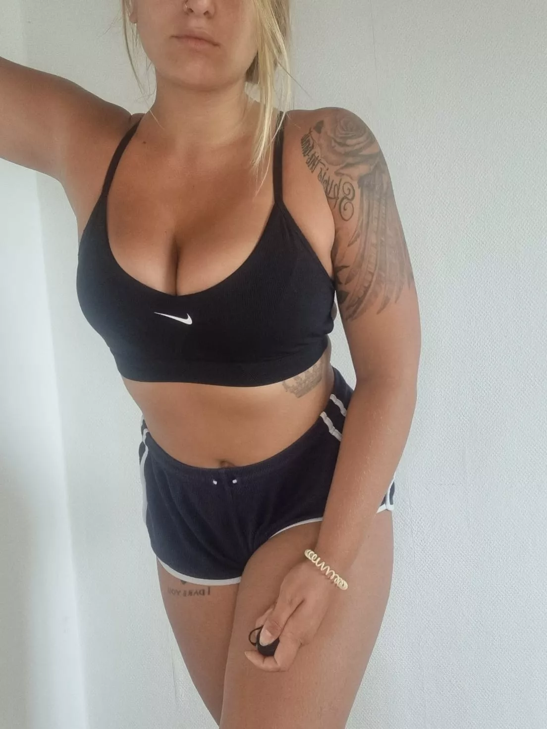 Can I be your tiny fuck toy😈