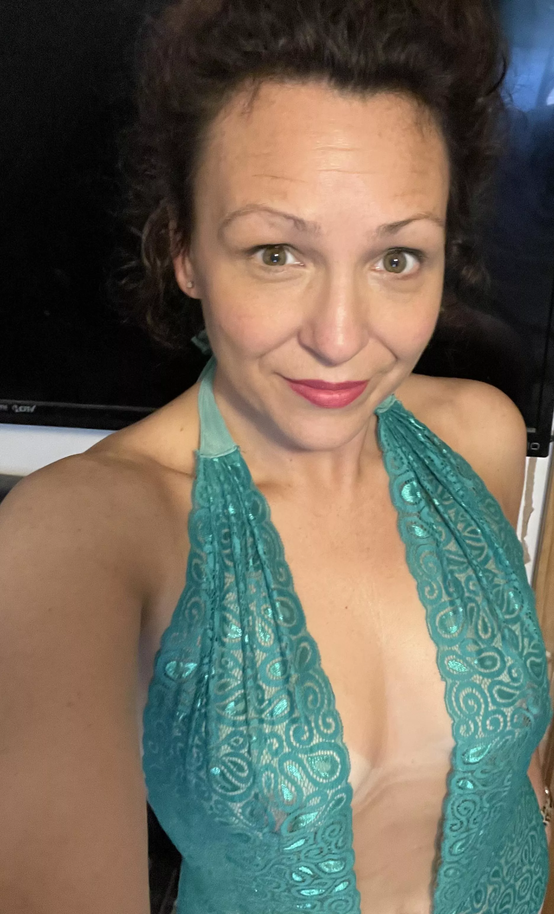 I really like this color 🥰 what do you think? 38/F