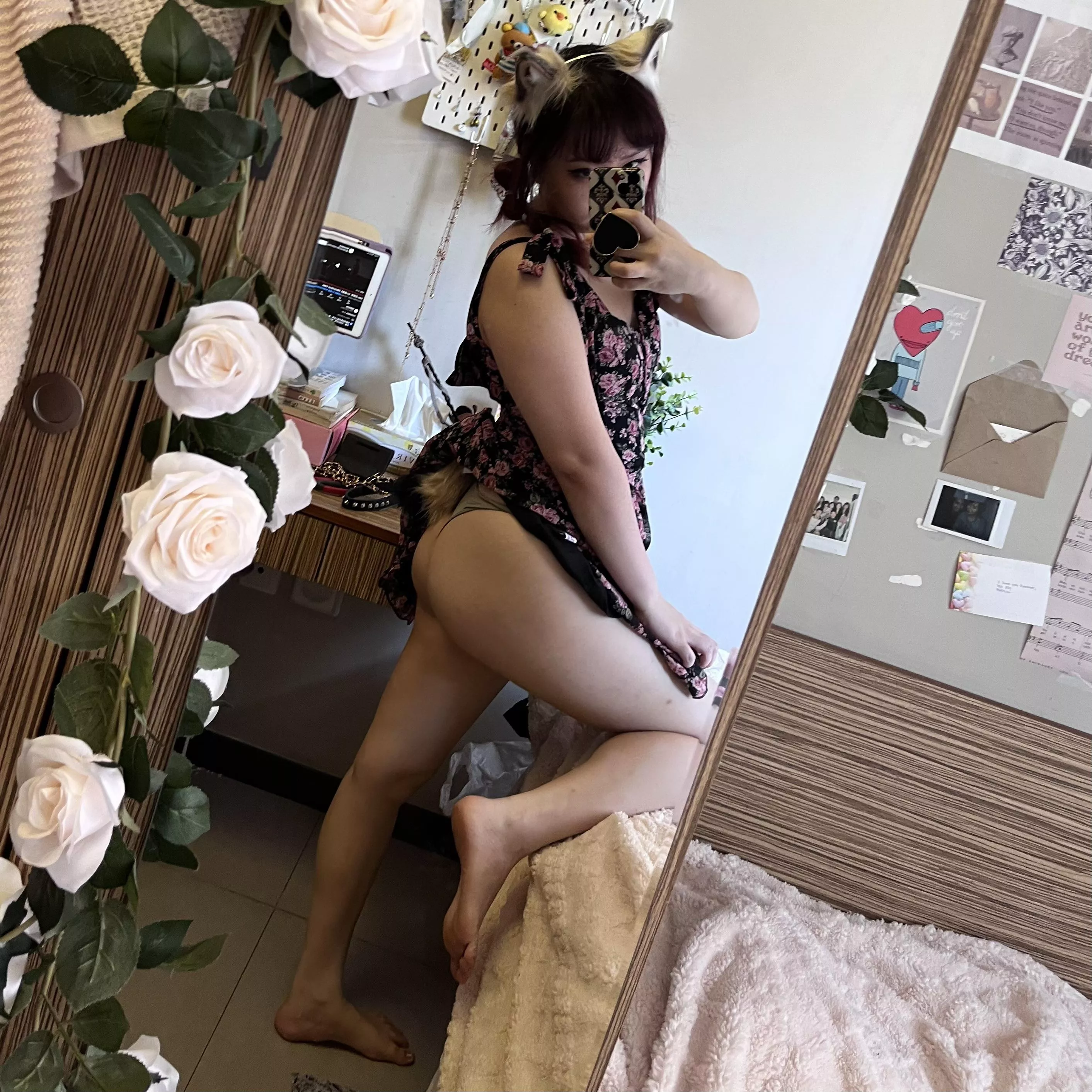 If you don’t play LOL I owe you a nude😳