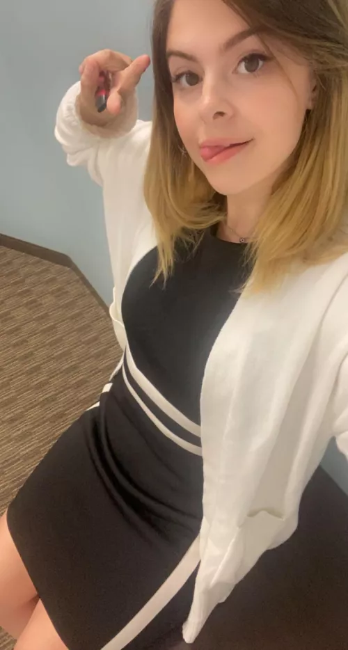 Long legs 🥰 [f] 5,11