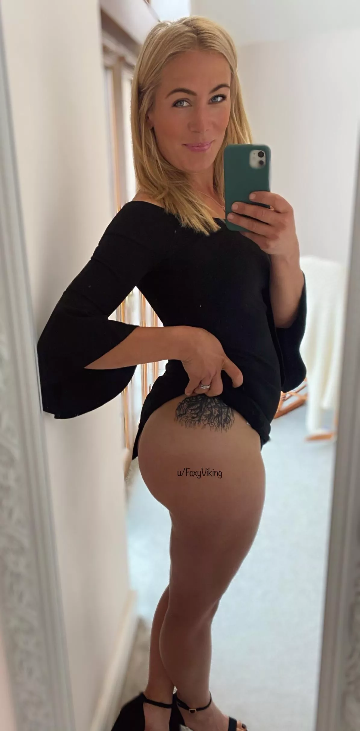 Growing old doesn’t stop me wearing no panties! (39)