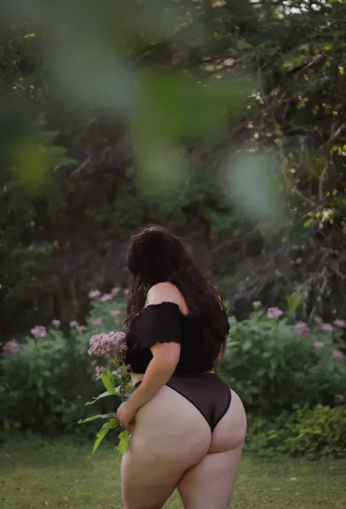 Ass to match my thighs 🪷