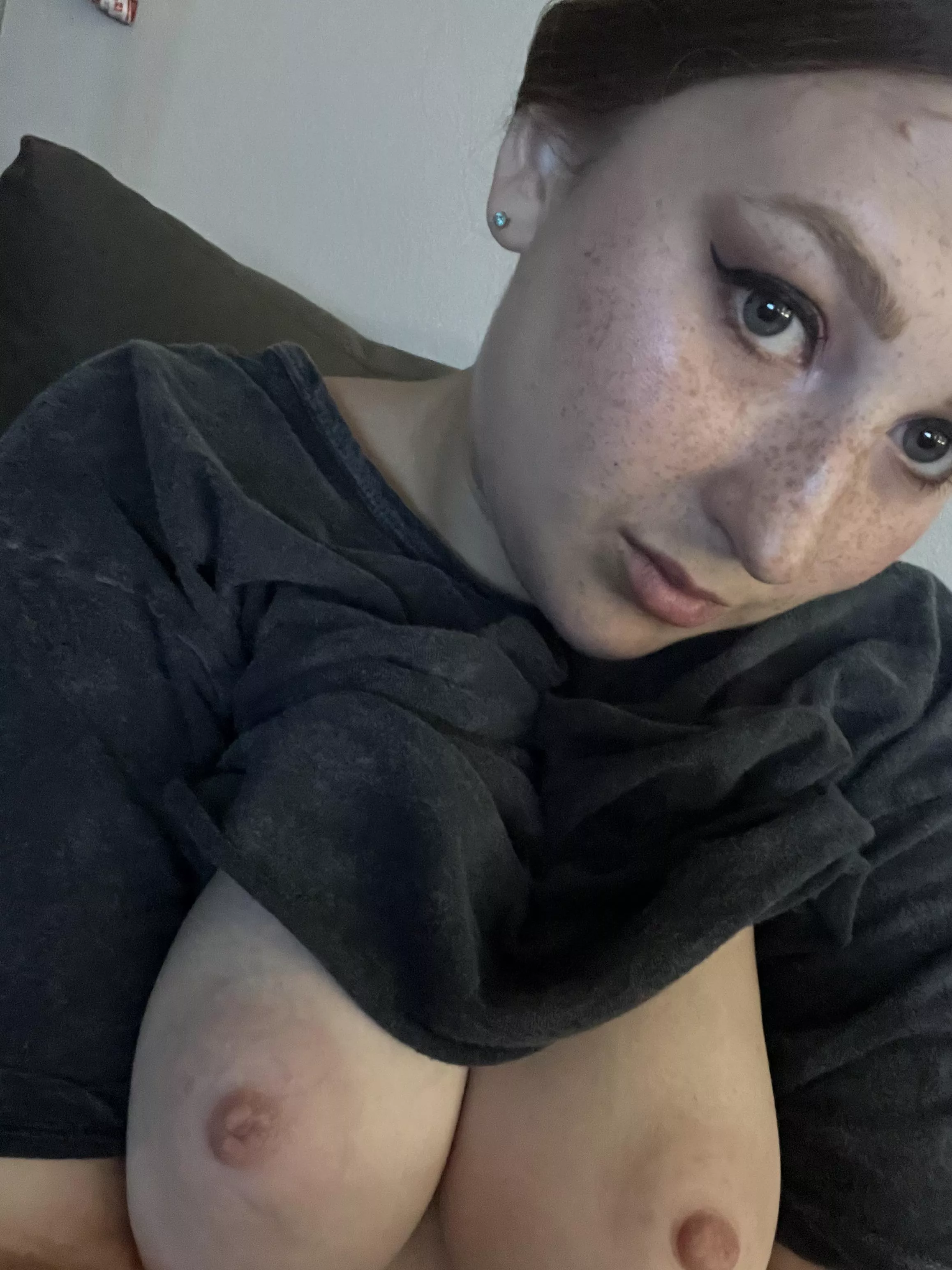 Cum all over my freckles and connect the dots 😍
