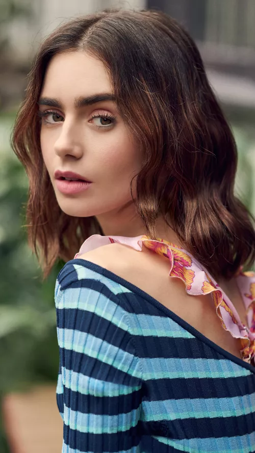 Lily Collins