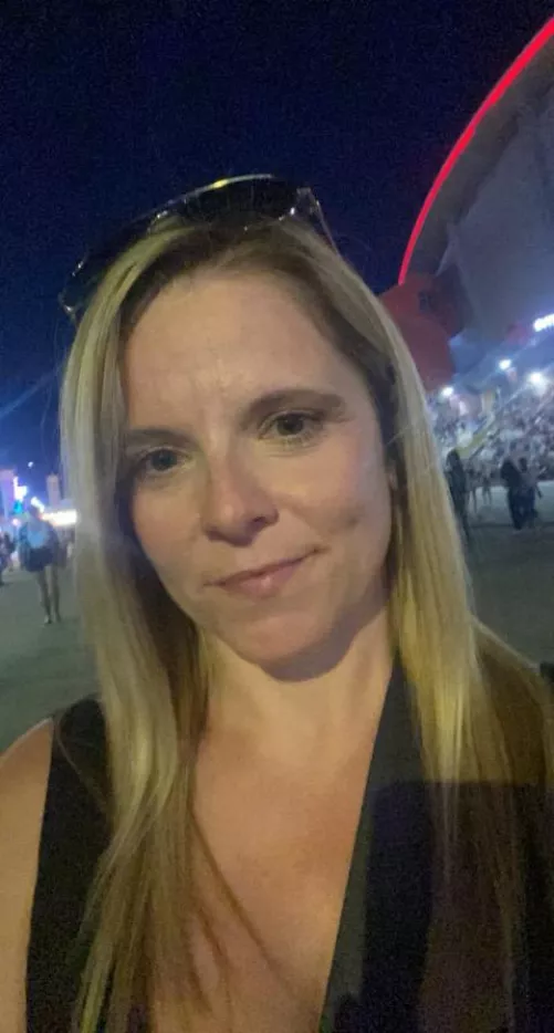 no make up, no filters, just me on a night out [f]