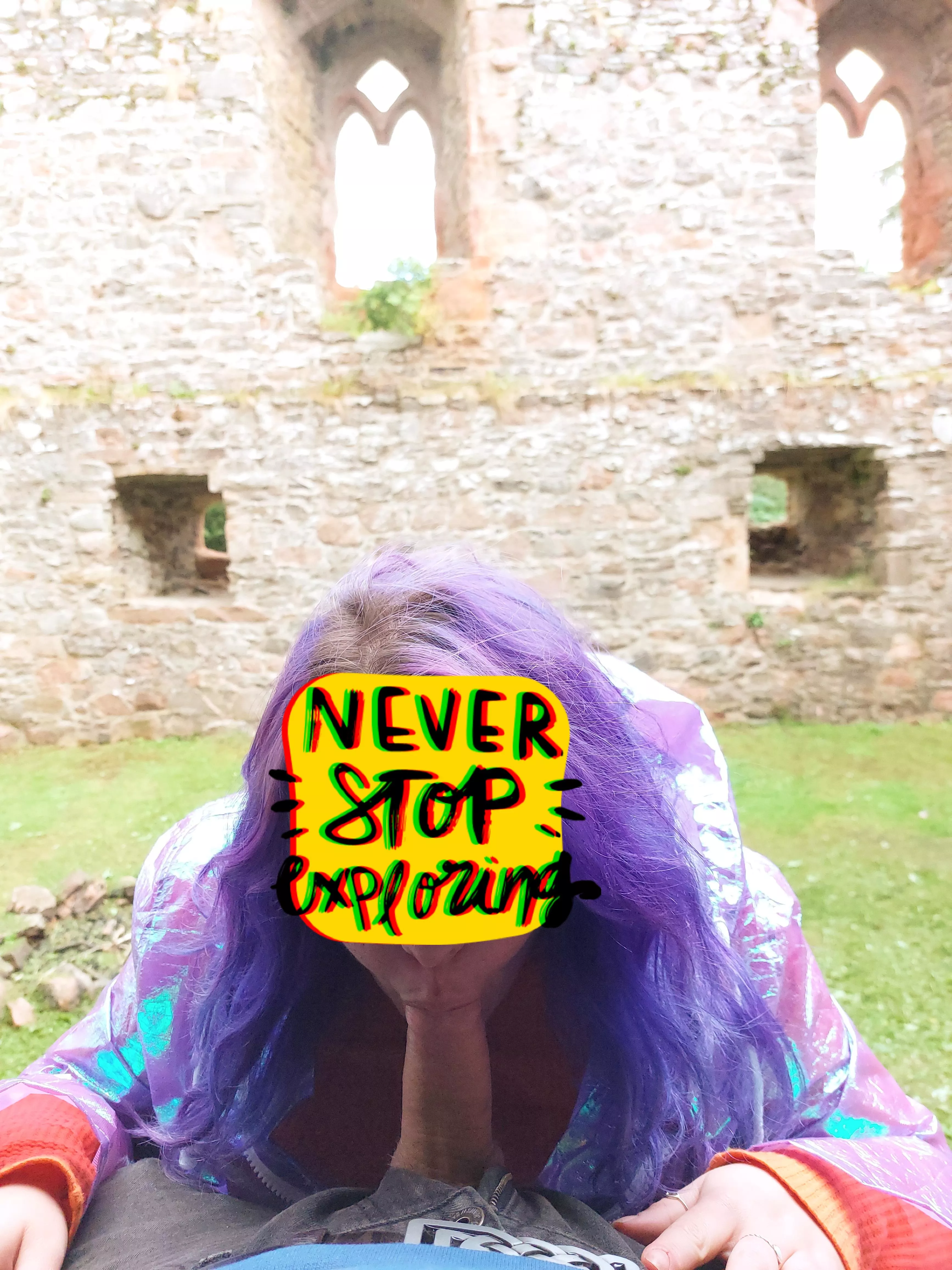 Sucking dick in a castle 👅