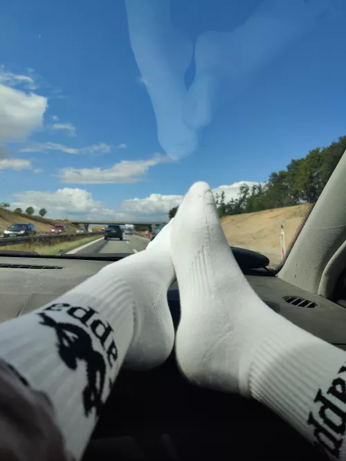 dash feet in the sun