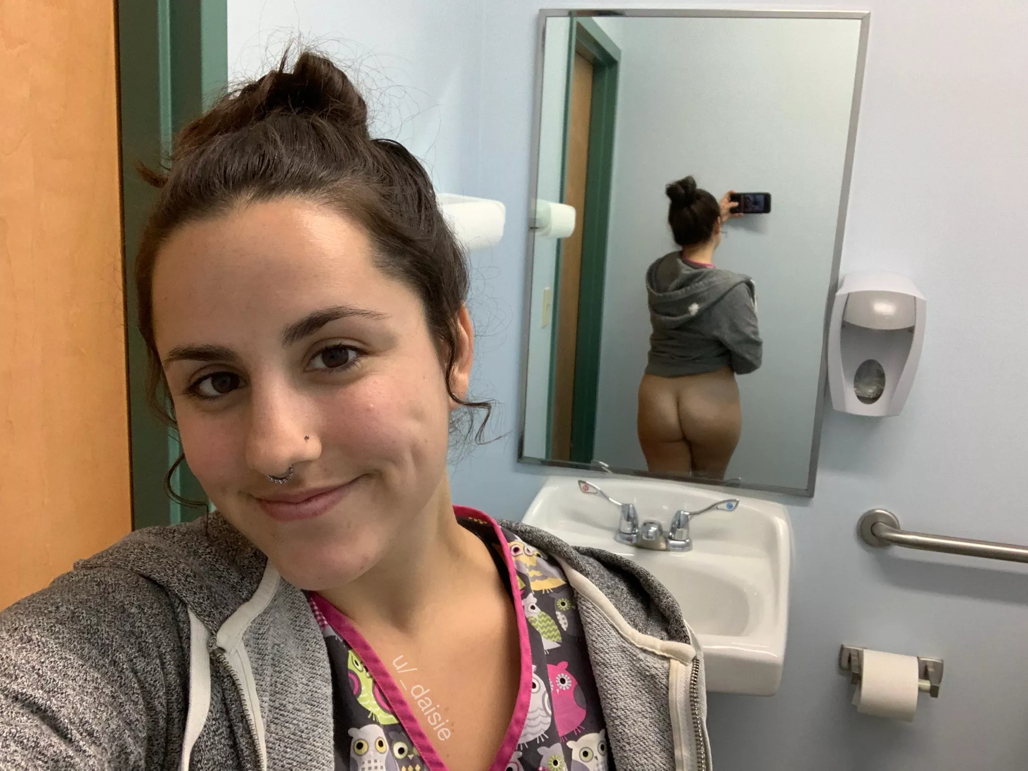 do i look hoot in my owl scrubs?🦉