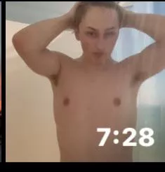 hey boys💋follow my instagram for an exclusive video of me showering 😋 @joshsnyderr