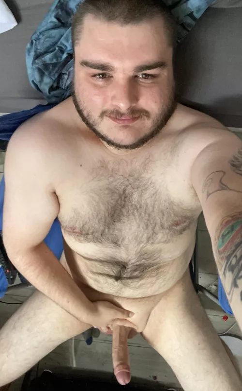 Any ladies wanna take a thicc hairy dudes virginity?