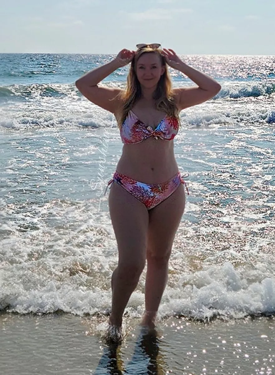 Born in 1973 ❤️ Do I still look good in a bikini?