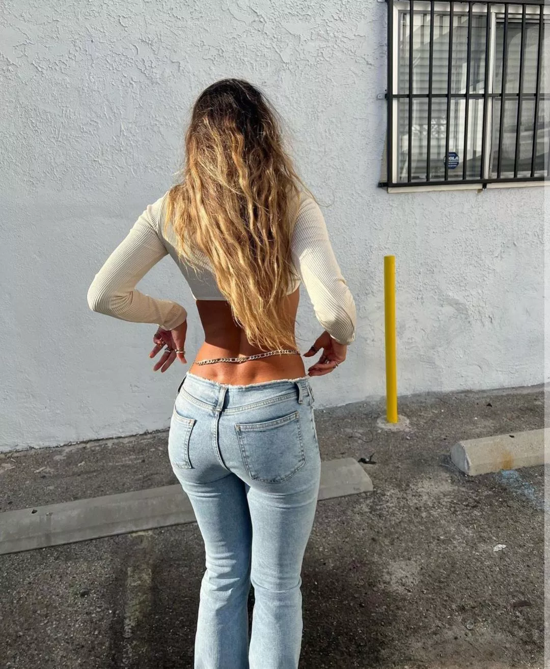 Sommer Ray's back is AMAZING!