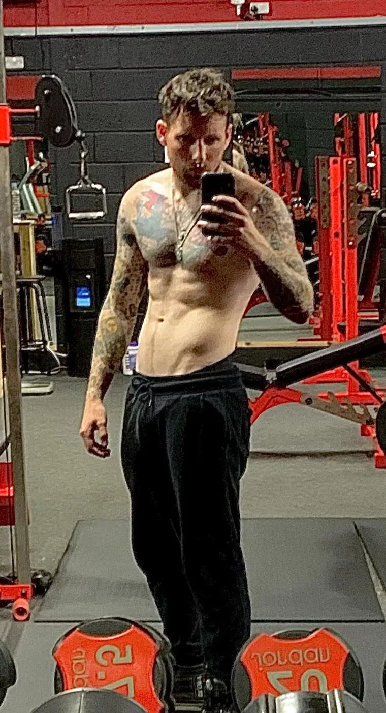 We’re you even there if you don’t take a selfie to prove it? [M]