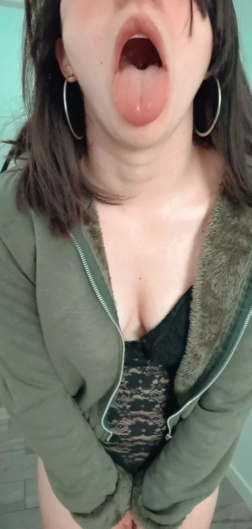 Can I swallow? 🐰♥️ 18yo