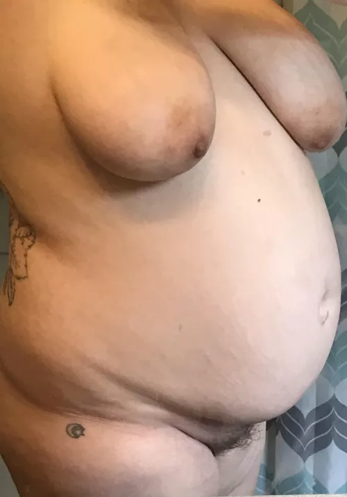 17 weeks and feeling sexy 😜