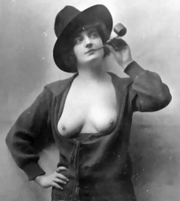 Sir, With regard to the modern fashions of today, it does sometimes concern me that Ladies are want to wear clothing that is a little too masculine in design. I therefore welcome this combination of styles, which I perceive to be most delightful.