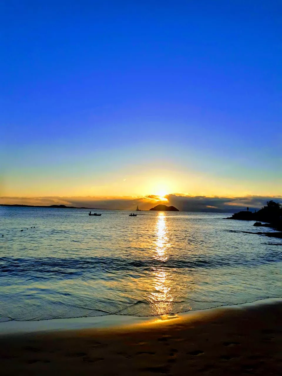 Hi! I give you this amazing sunset 🧡 I hope you enjoy it as much as I do 🥰