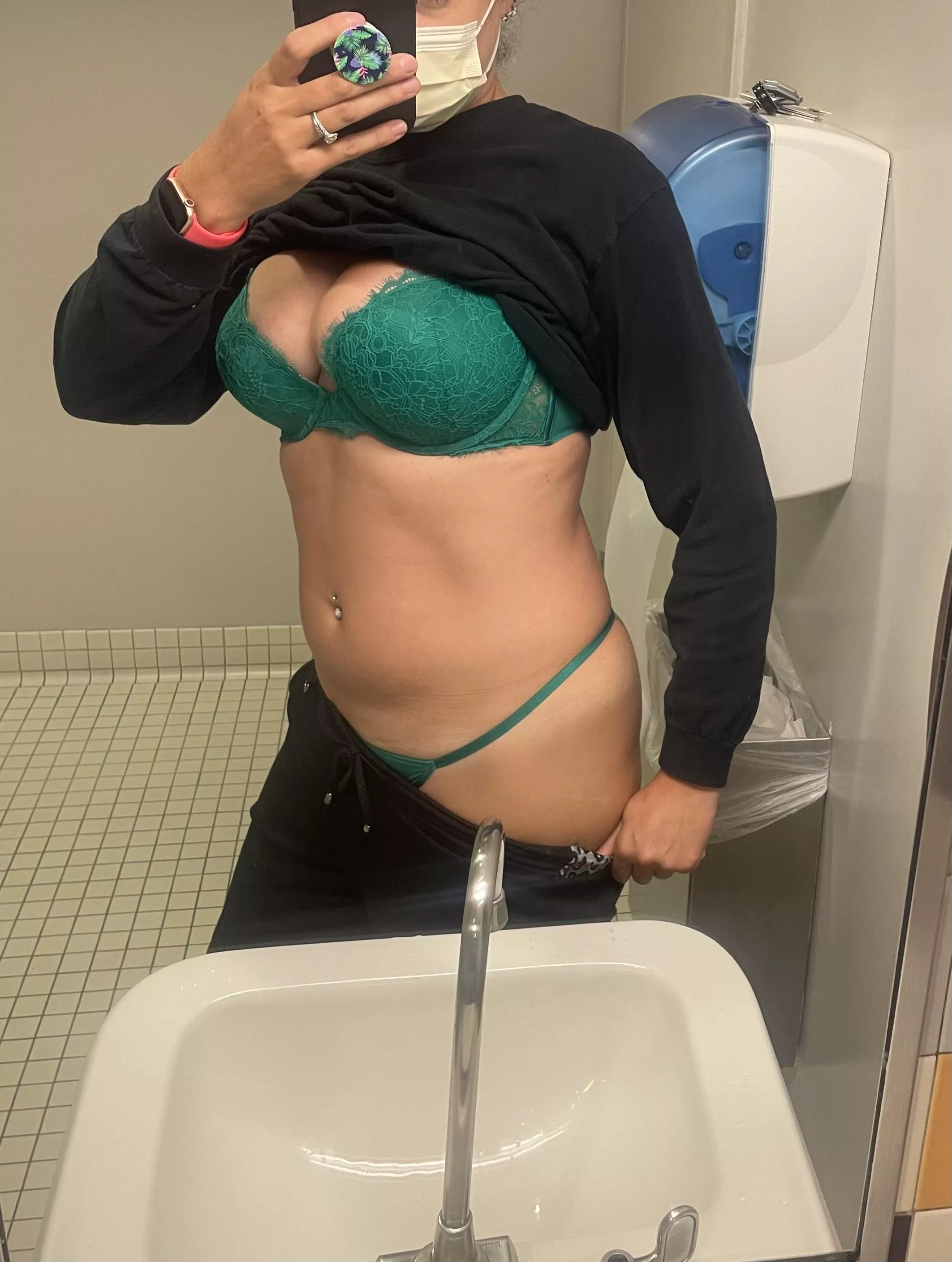 I wanna be your nurse😉