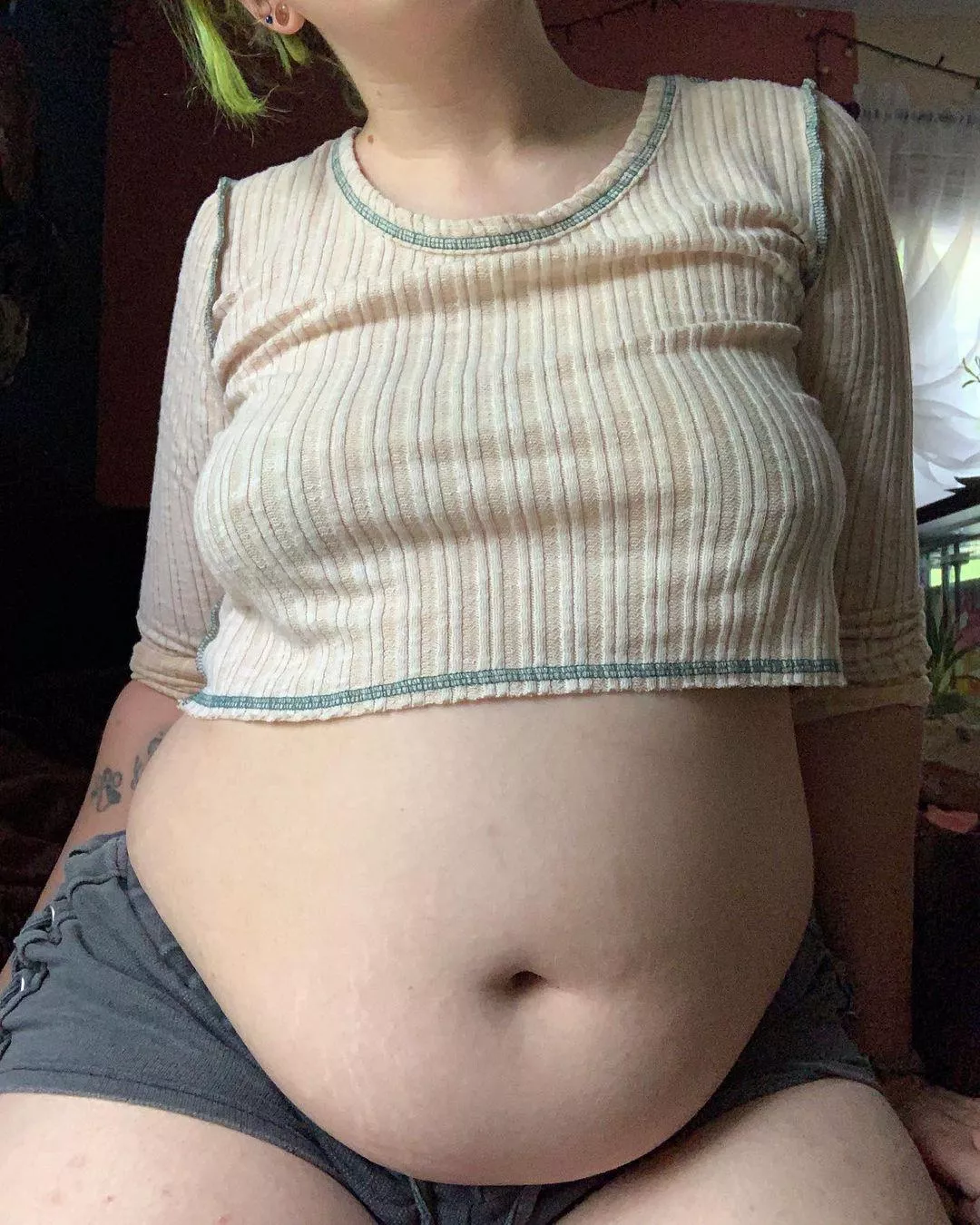 Who would give me a messy stuffing and watch me rub my rug my belly?