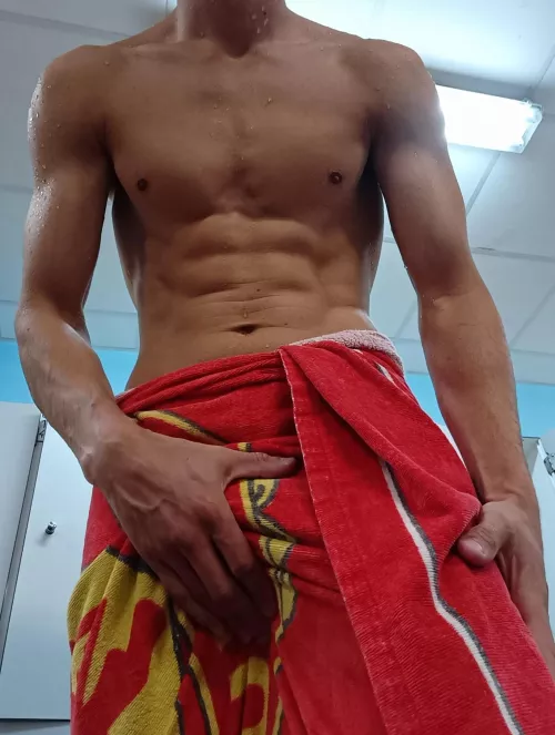 come in the locker room and lick the drops off my abs