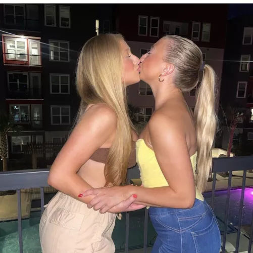 Blonde best friends