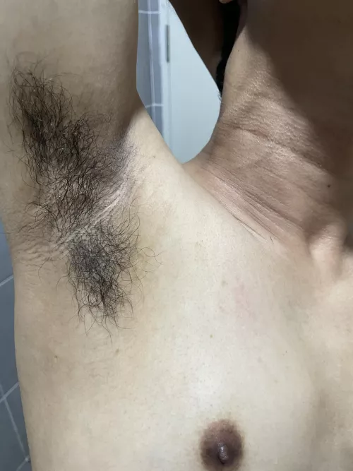 lick my nips and up to my musky pits