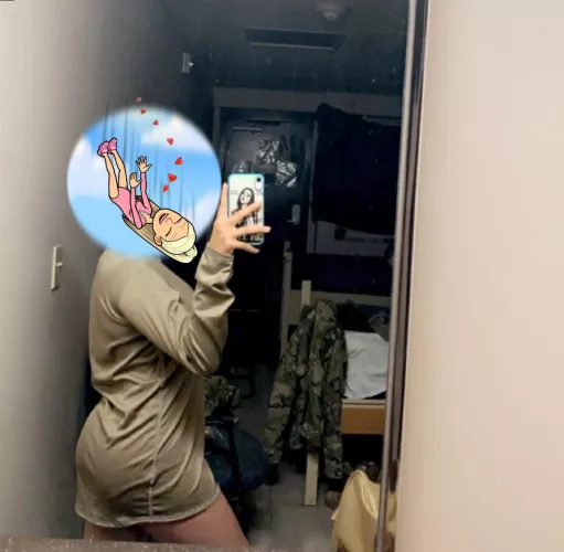 No face no case (dm me if you wanna see what is under my shirt 😈)