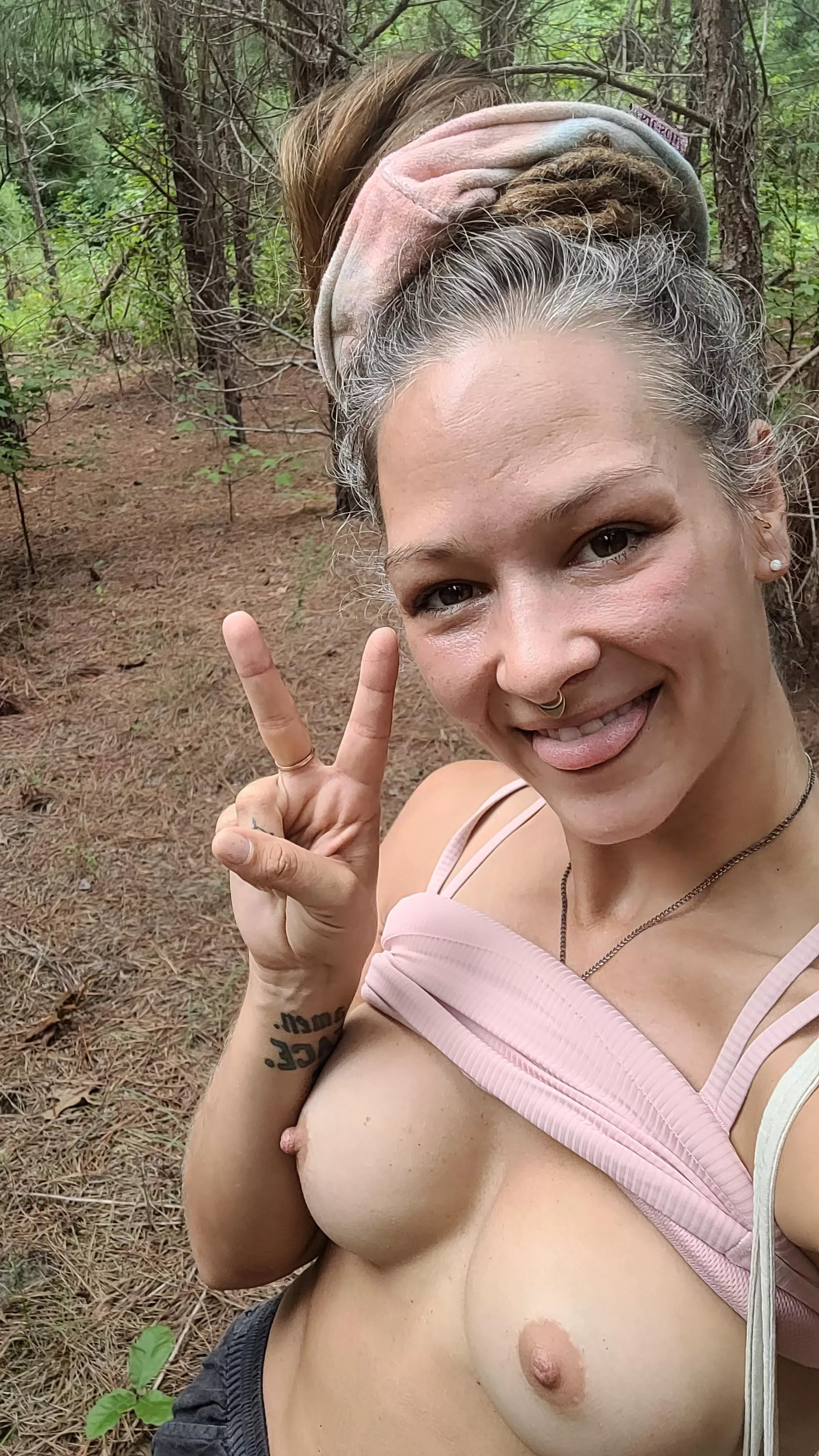 FLASHING you a peace sign & something else ;)