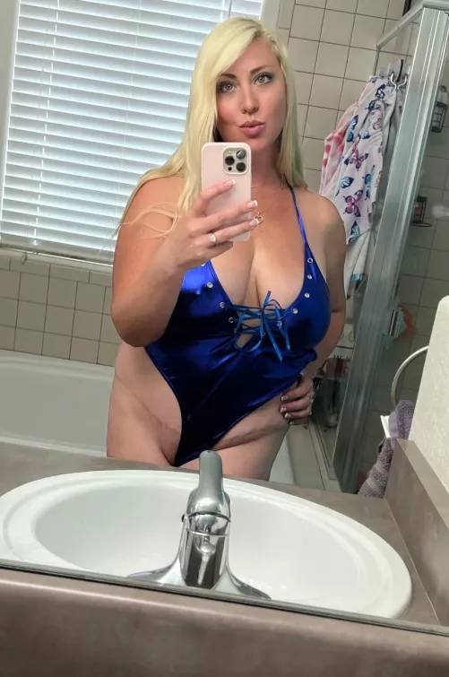 Guess I won't be wearing this bathing suit to the pool with the kids today 😅