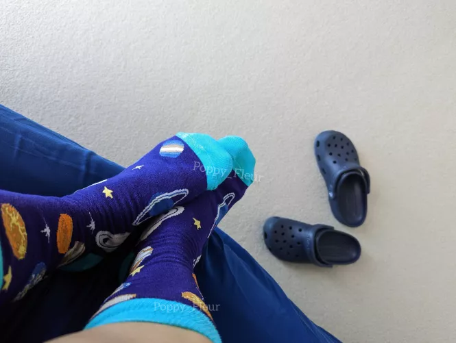 Do you like my Galaxy socks? 🙃💙🛸