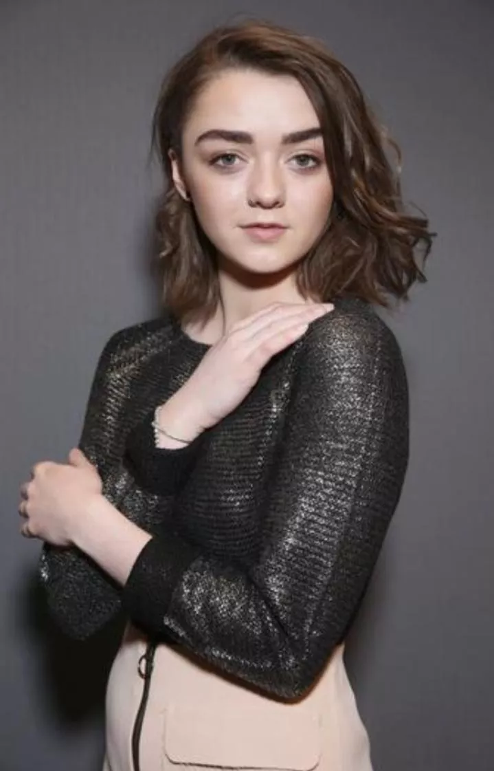 Decided to jerk off to Maisie Williams tonight because, well, it's Maisie Williams